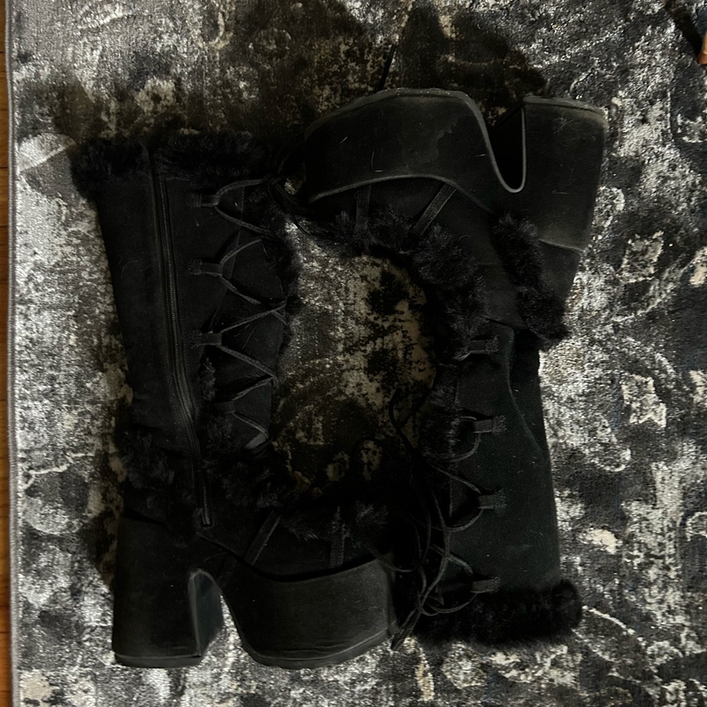 Demonia camel 311 fur black boots